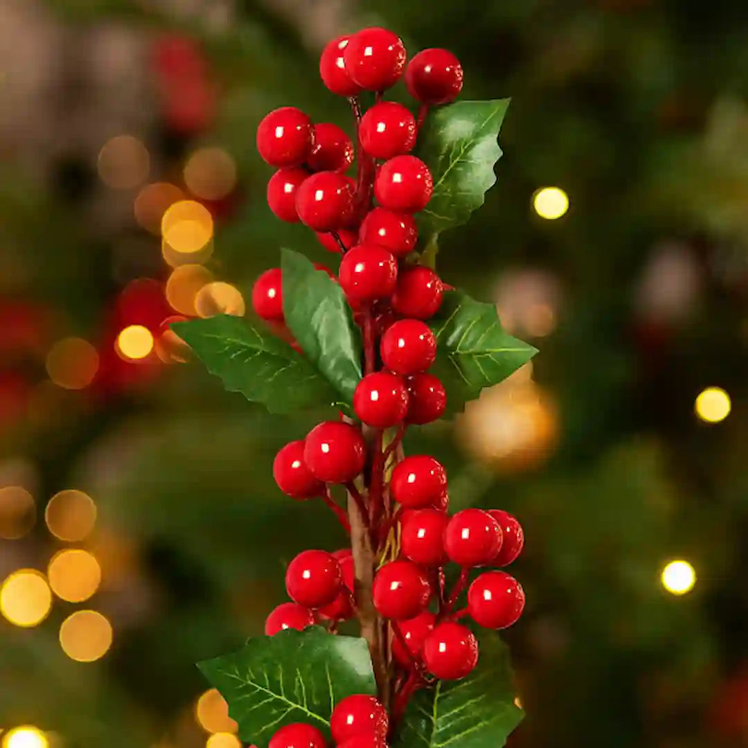 Lightweight holiday wreath set for indoor or outdoor Christmas décor